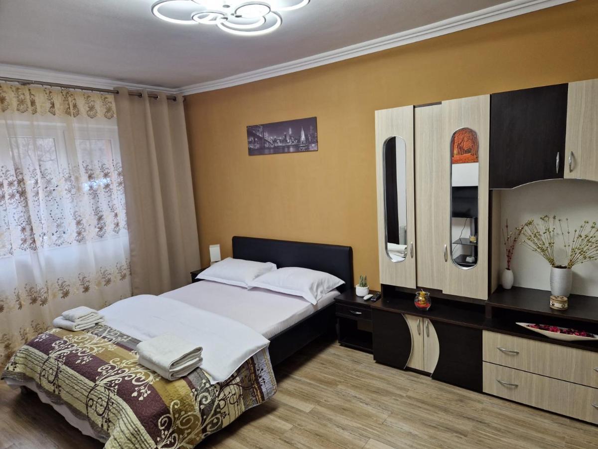 Garsoniera Appartement Băile Herculane Buitenkant foto